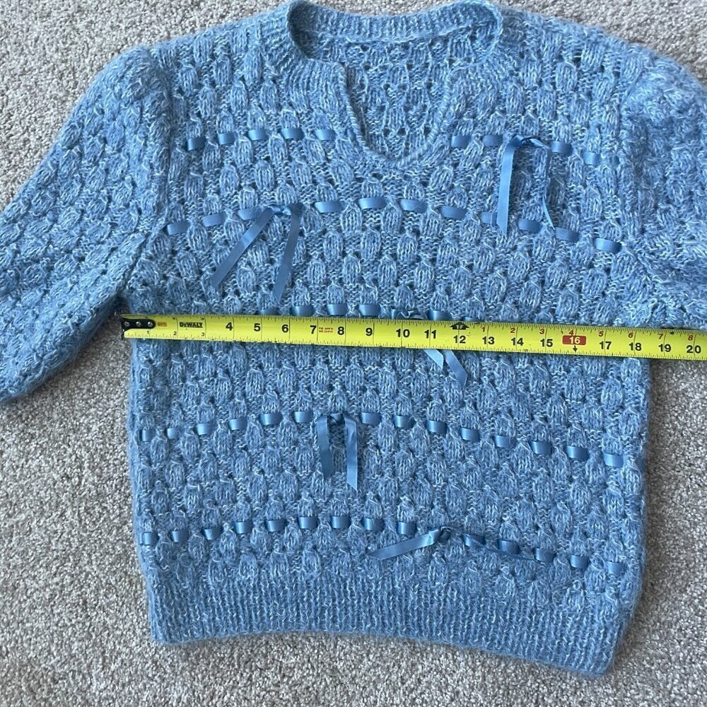 Vintage Silhouette Hand Knitted Short Sleeve Sweater with Basket Weave - Picture 9 of 10